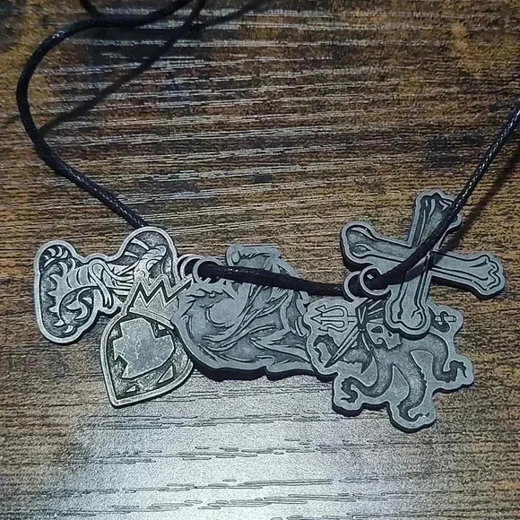 Disney Villains Charm Necklace #bundlefive - Picture 1 of 2